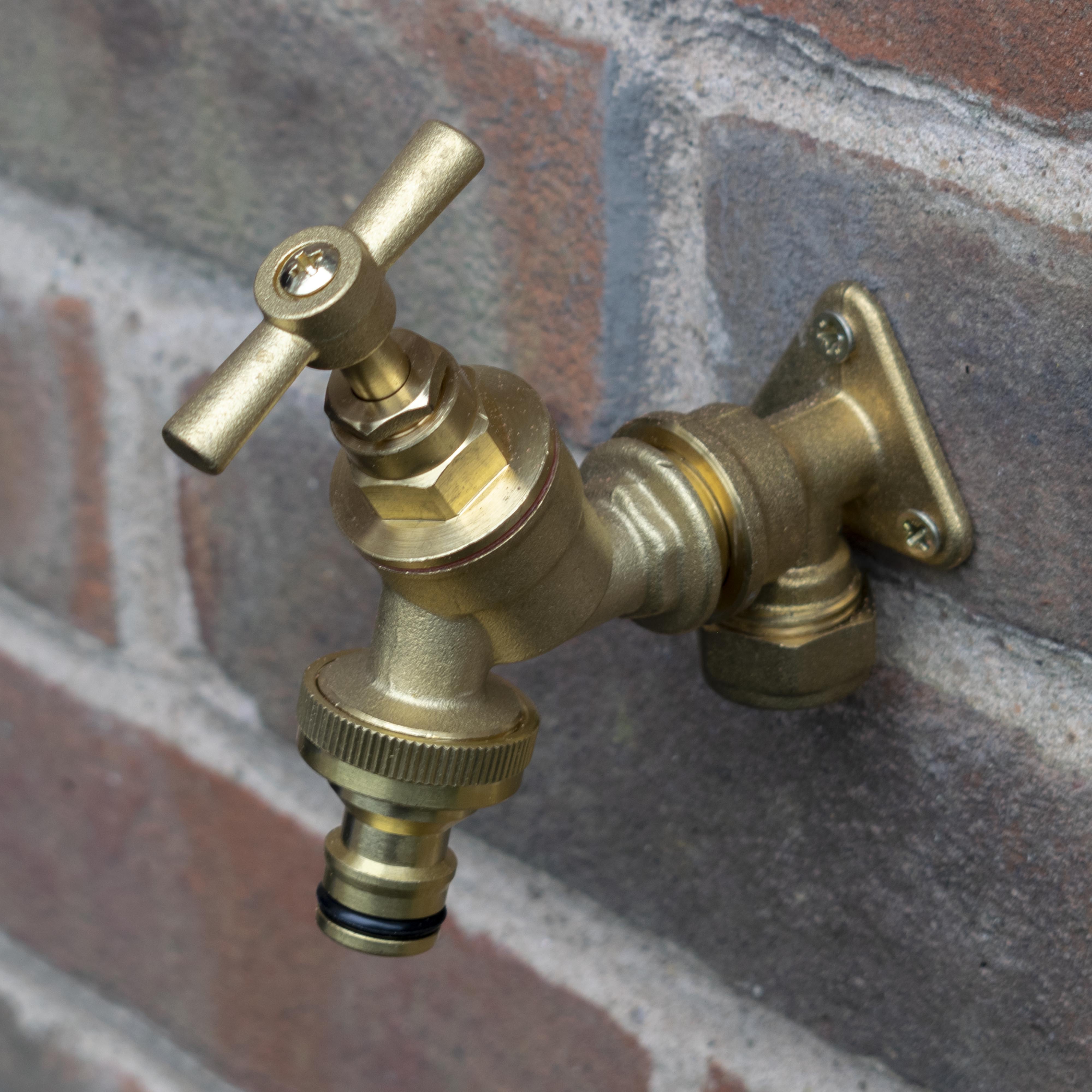 22mm Brass Wall Flange Kit with Brass Quick Connect Tap