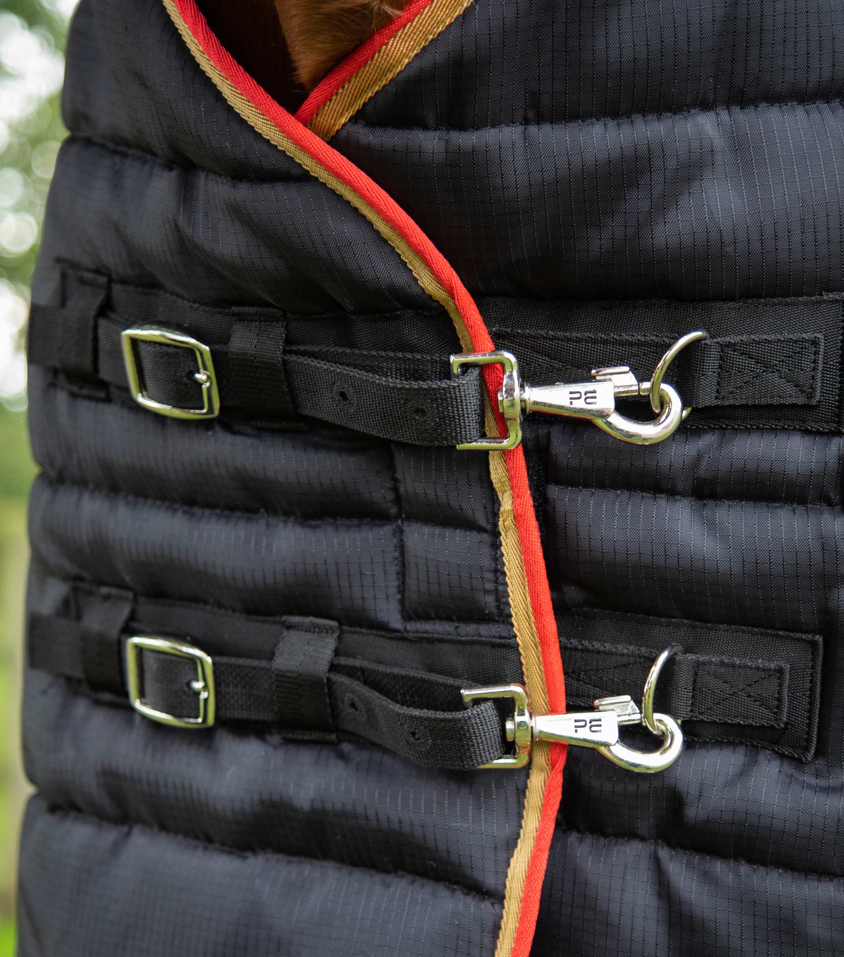 Premier Equine Garissa Stable Rug 400g